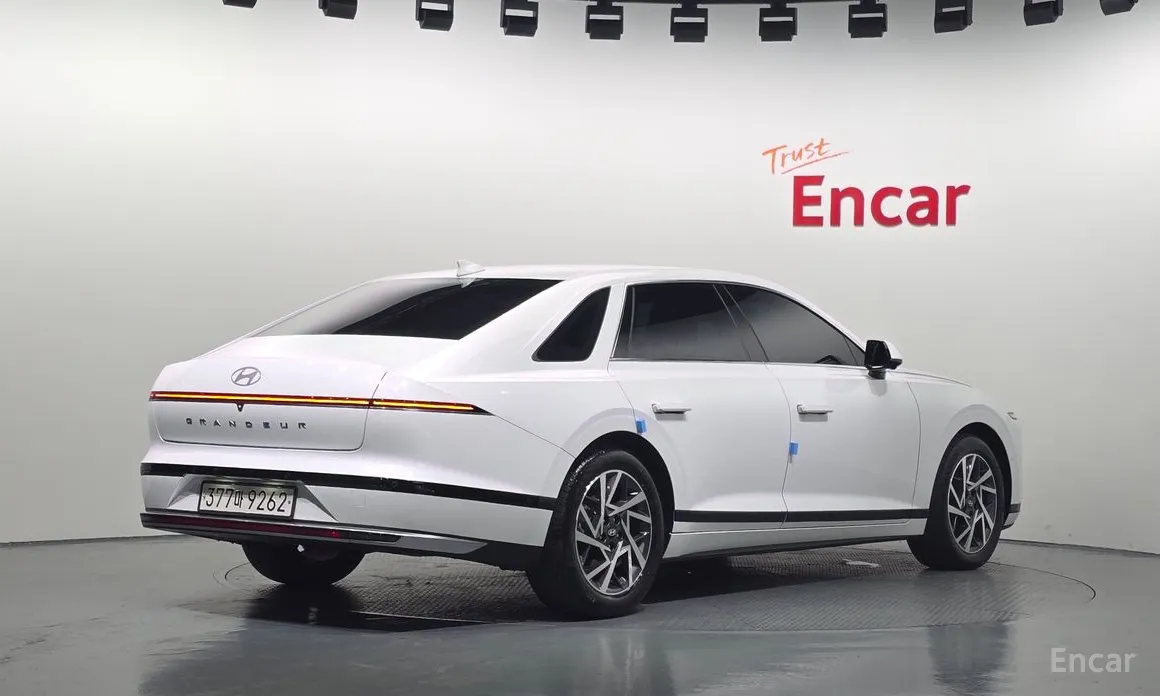 Фото 2 - Hyundai Grandeur