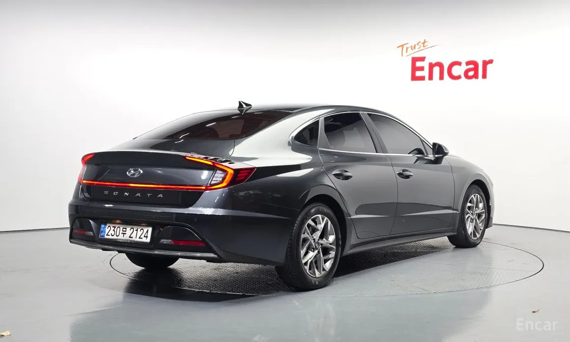 Фото 2 - Hyundai Sonata