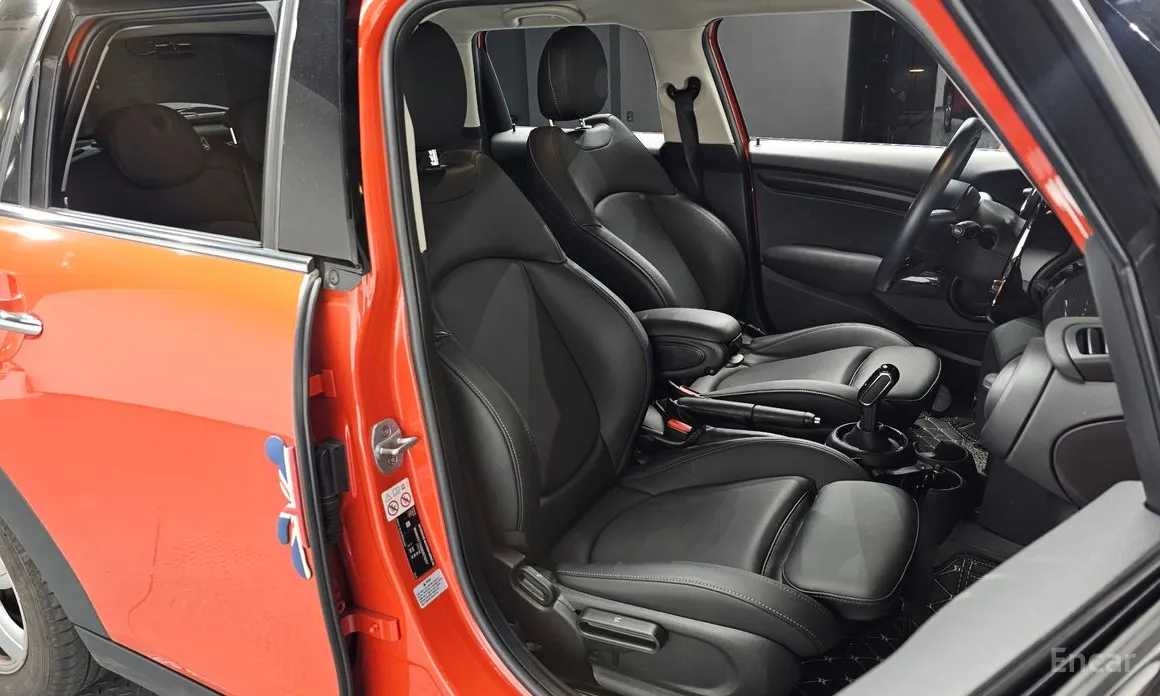 Photo 10 - Mini Cooper