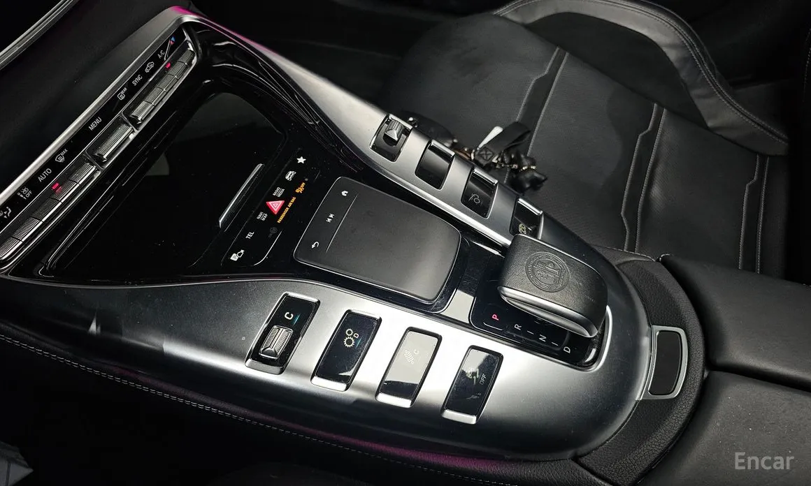 Фото 9 - Mercedes-Benz AMG GT