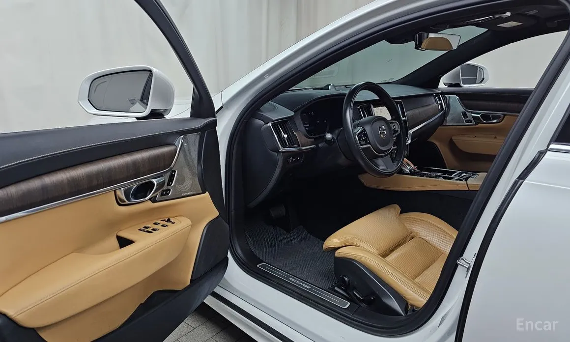 Фото 10 - Volvo S90