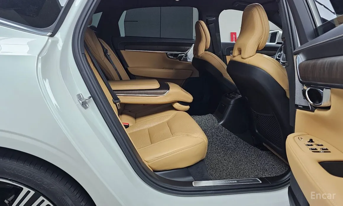 Фото 12 - Volvo S90