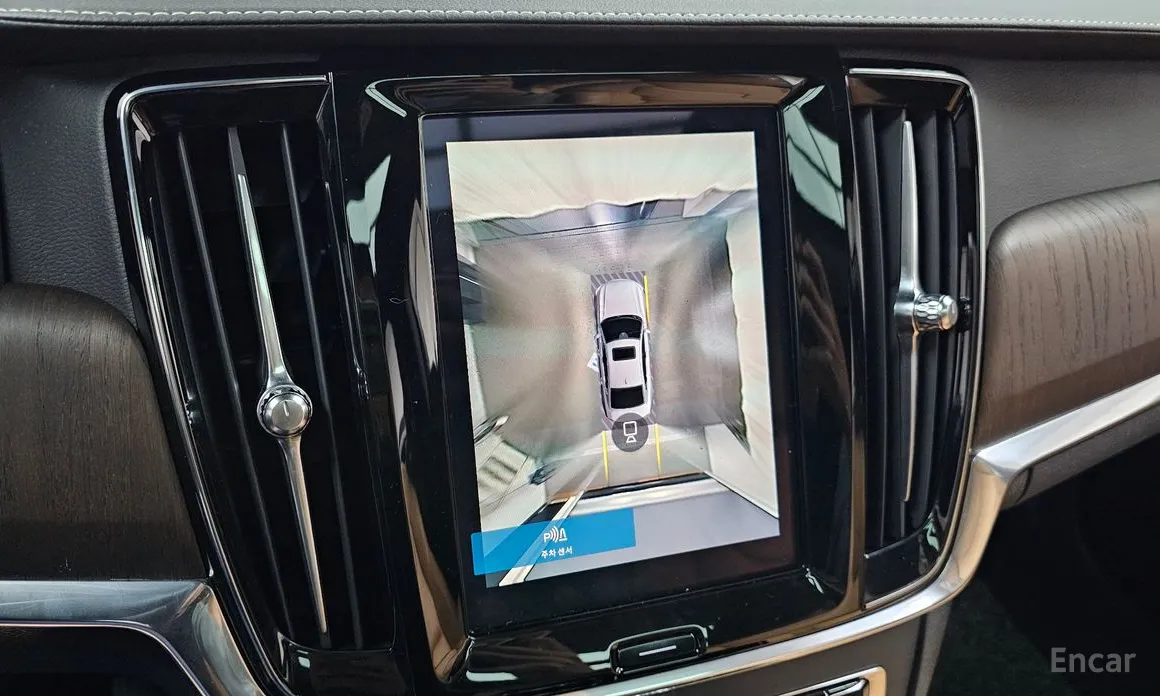 Фото 15 - Volvo S90