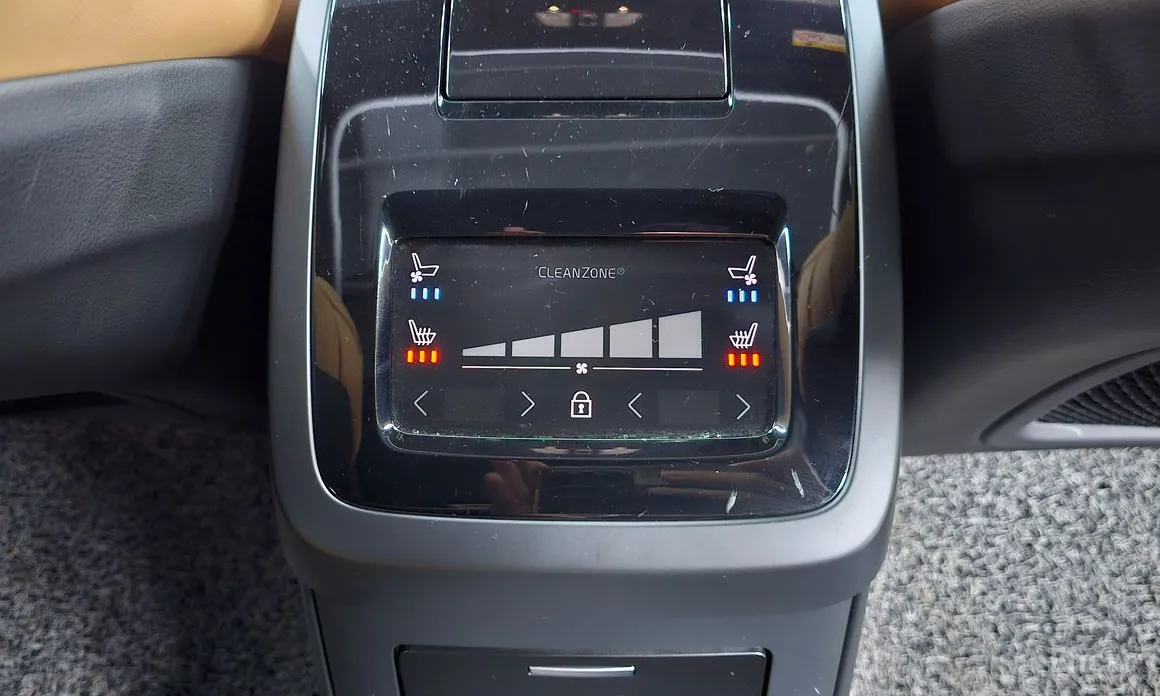 Фото 18 - Volvo S90