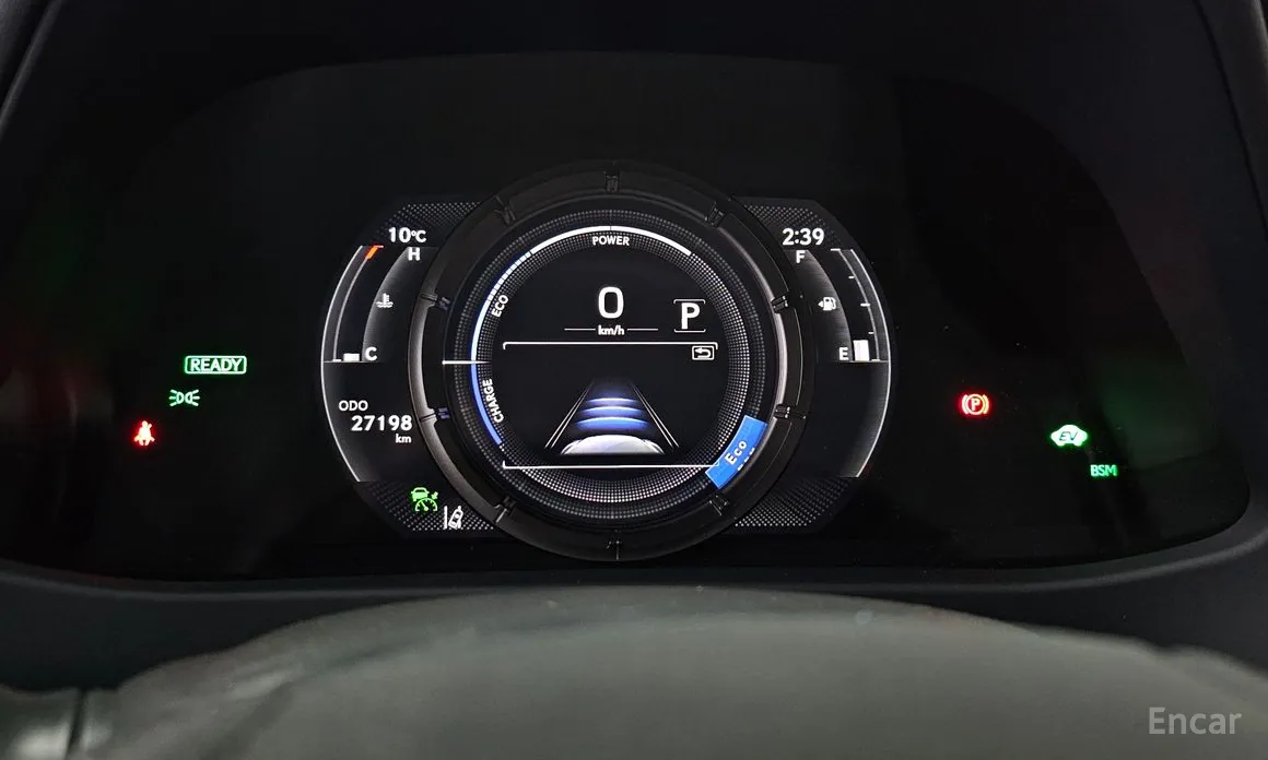 Фото 8 - Lexus UX