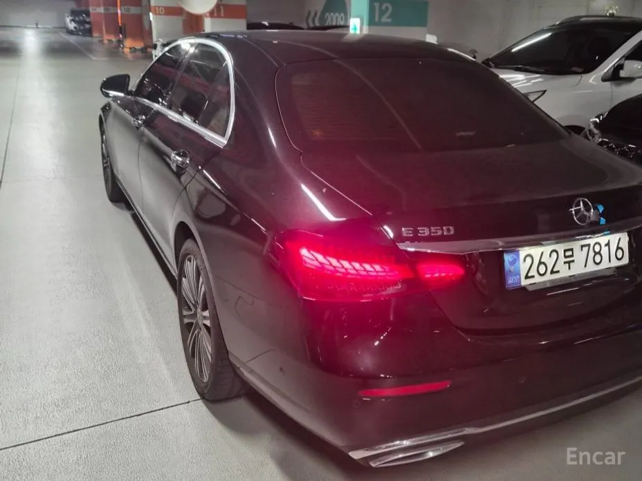 Фото 4 - Mercedes-Benz E-Class