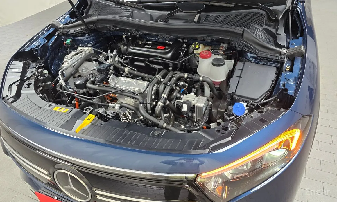 Фото 6 - Mercedes-Benz EQA