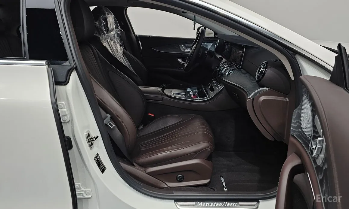 Фото 11 - Mercedes-Benz CLS-Class