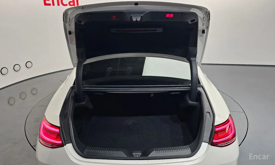 Фото 20 - Mercedes-Benz CLS-Class