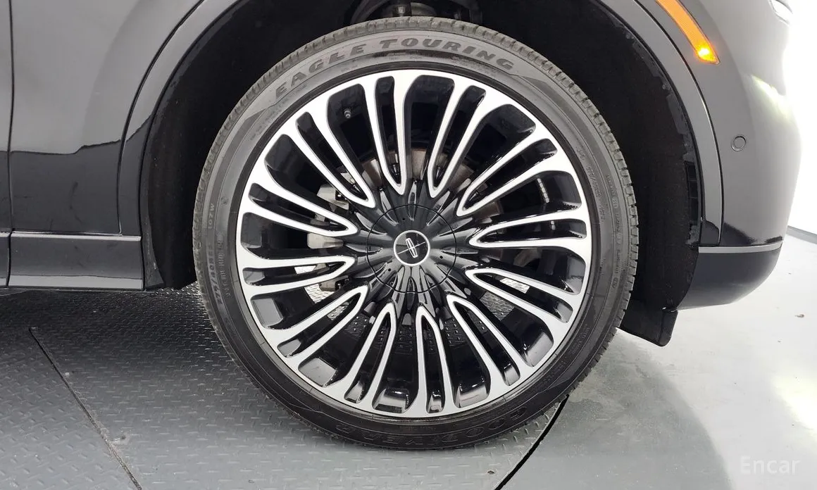 Фото 5 - Lincoln Aviator