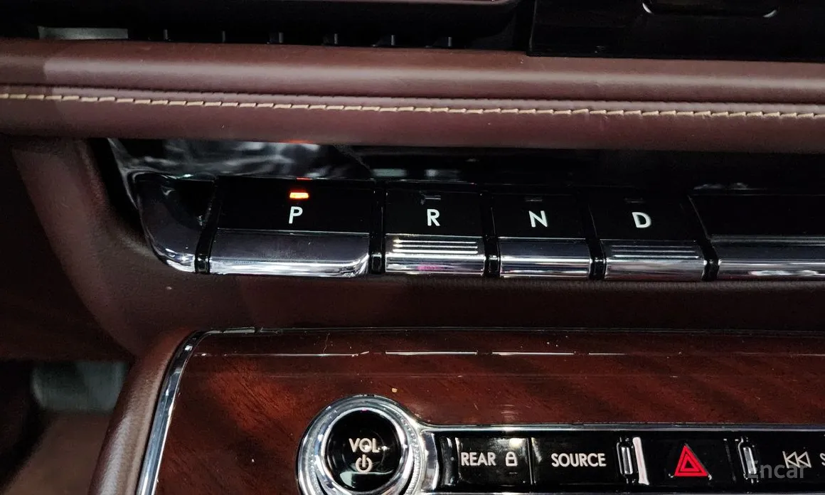 Фото 9 - Lincoln Aviator