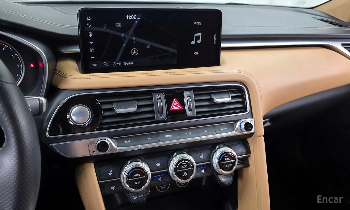 Фото 14 - Genesis G70