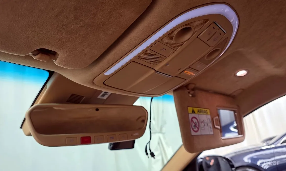 Фото 17 - Genesis G70