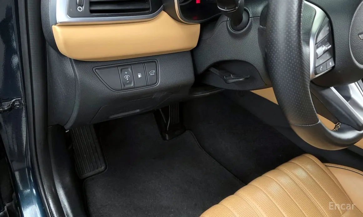 Фото 18 - Genesis G70