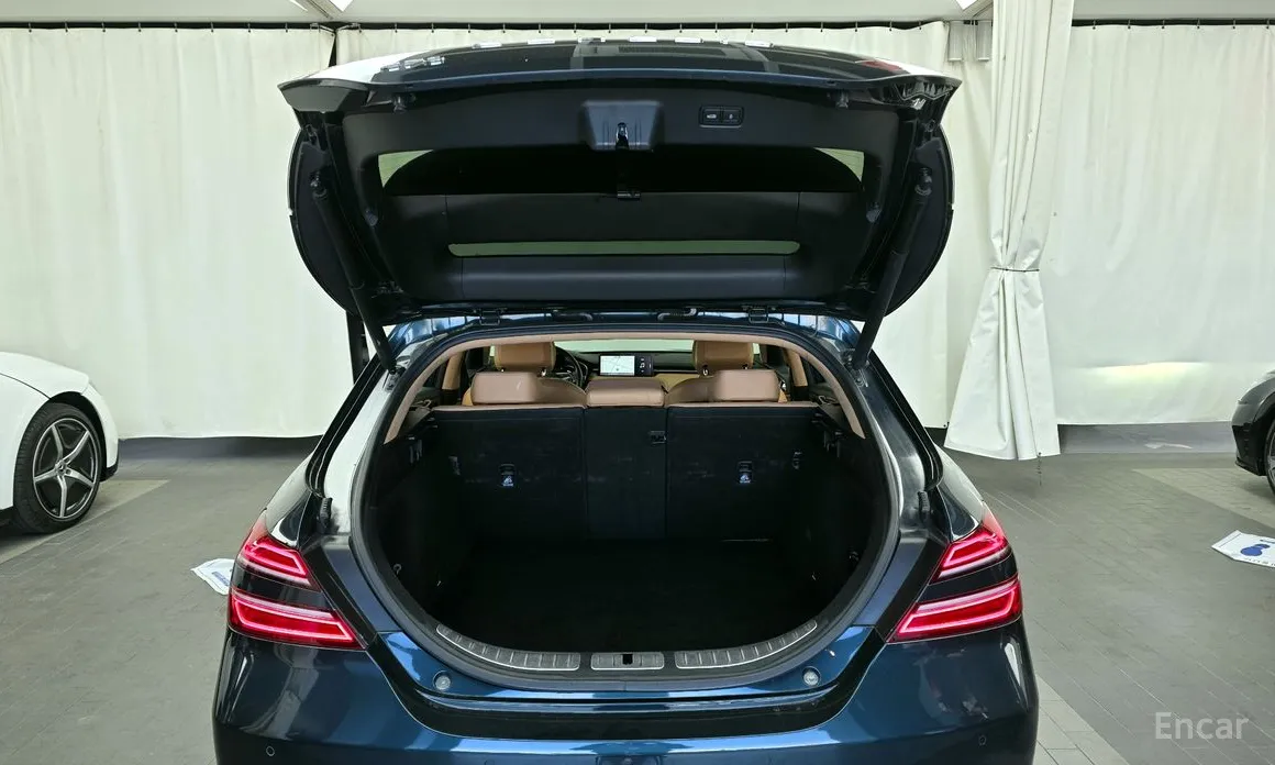 Фото 20 - Genesis G70