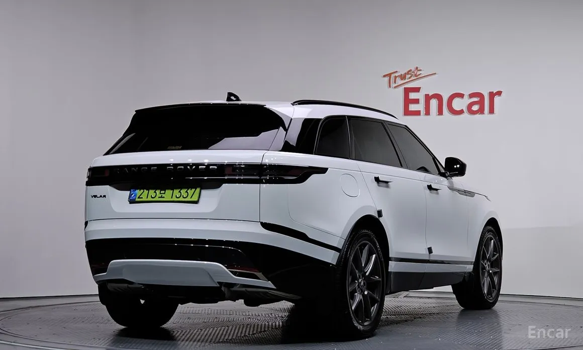 Фото 2 - Land Rover Range Rover Velar