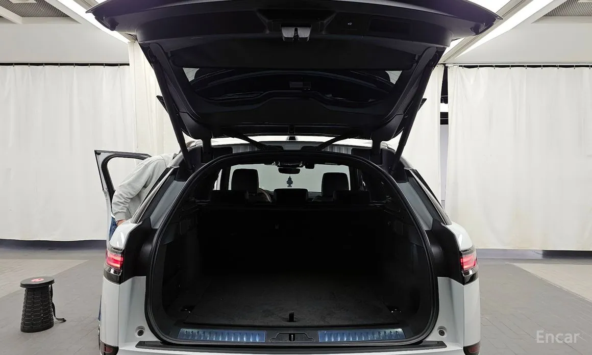 Фото 20 - Land Rover Range Rover Velar