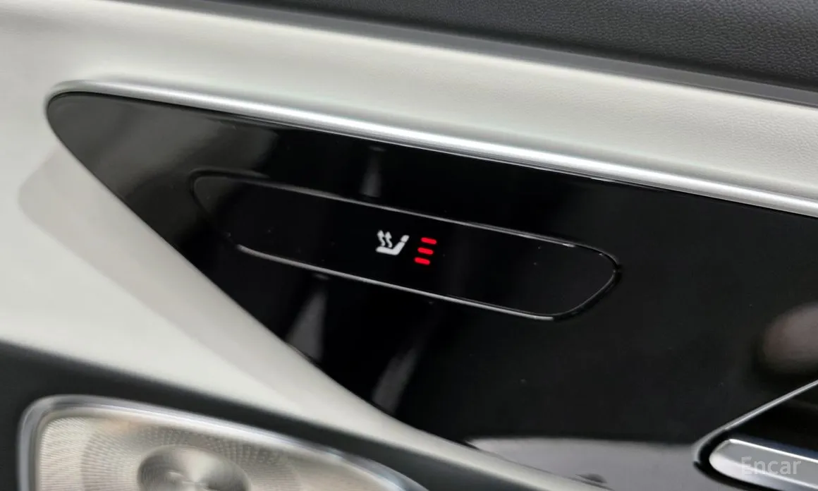 Фото 19 - Mercedes-Benz E-Class