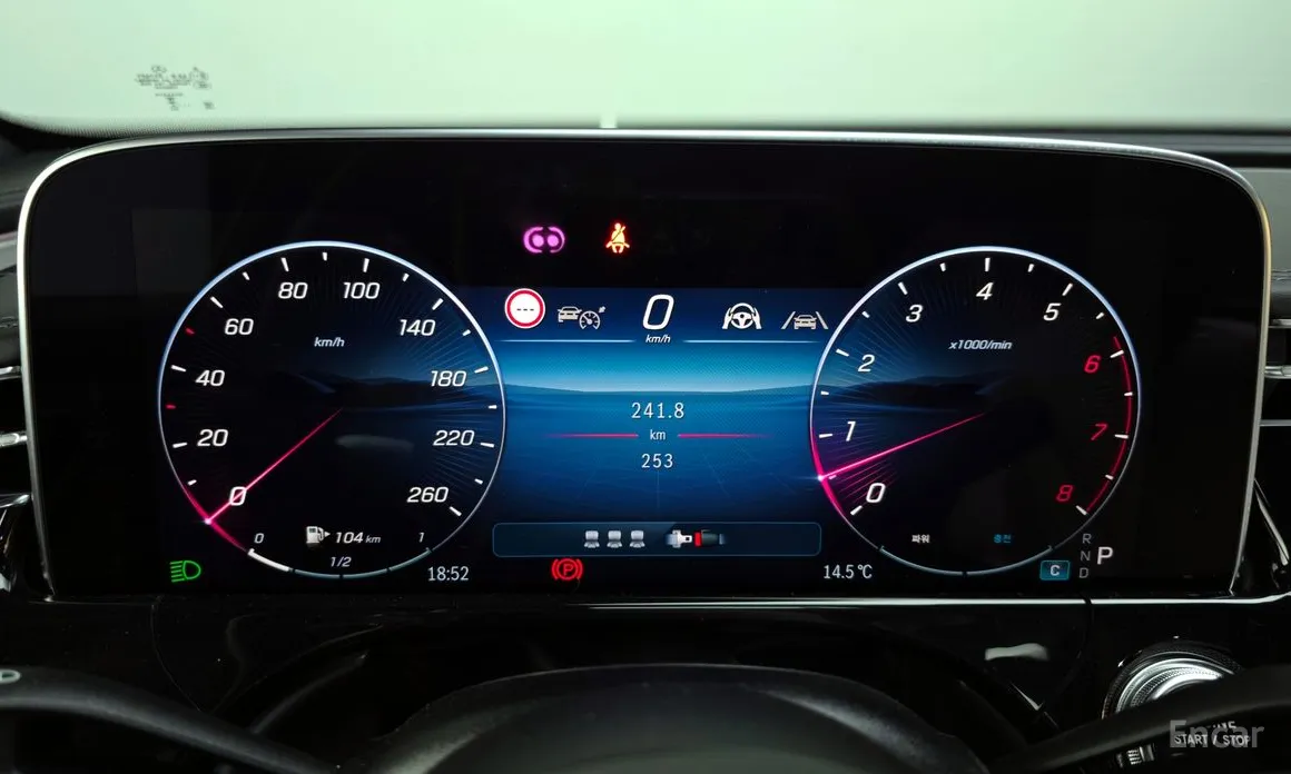 Фото 8 - Mercedes-Benz E-Class