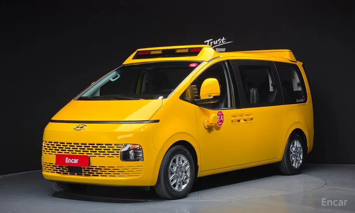 Фото 1 - Hyundai Staria