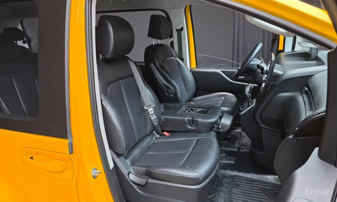 Фото 12 - Hyundai Staria