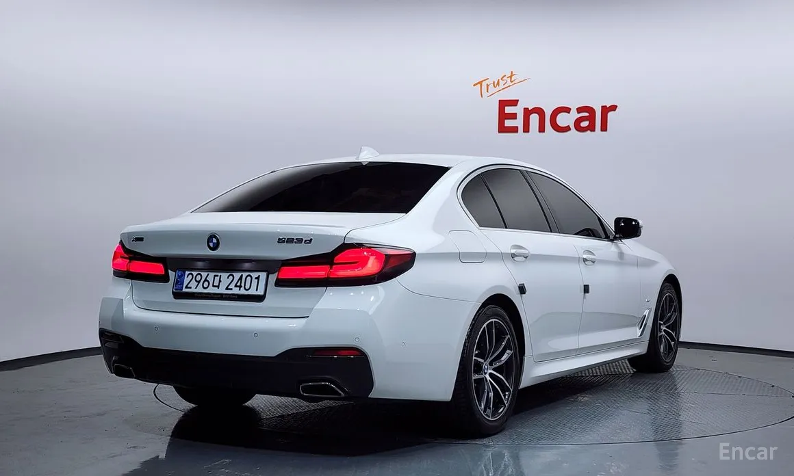 Фото 2 - BMW 5 Series