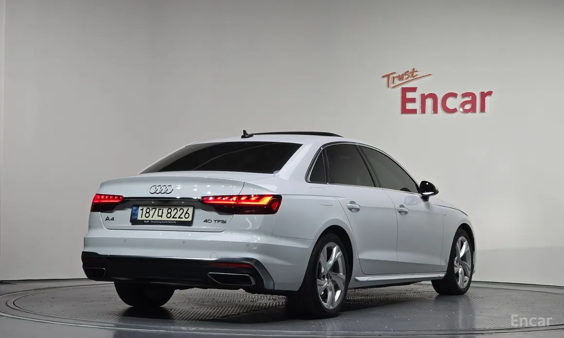 Фото 2 - Audi A4