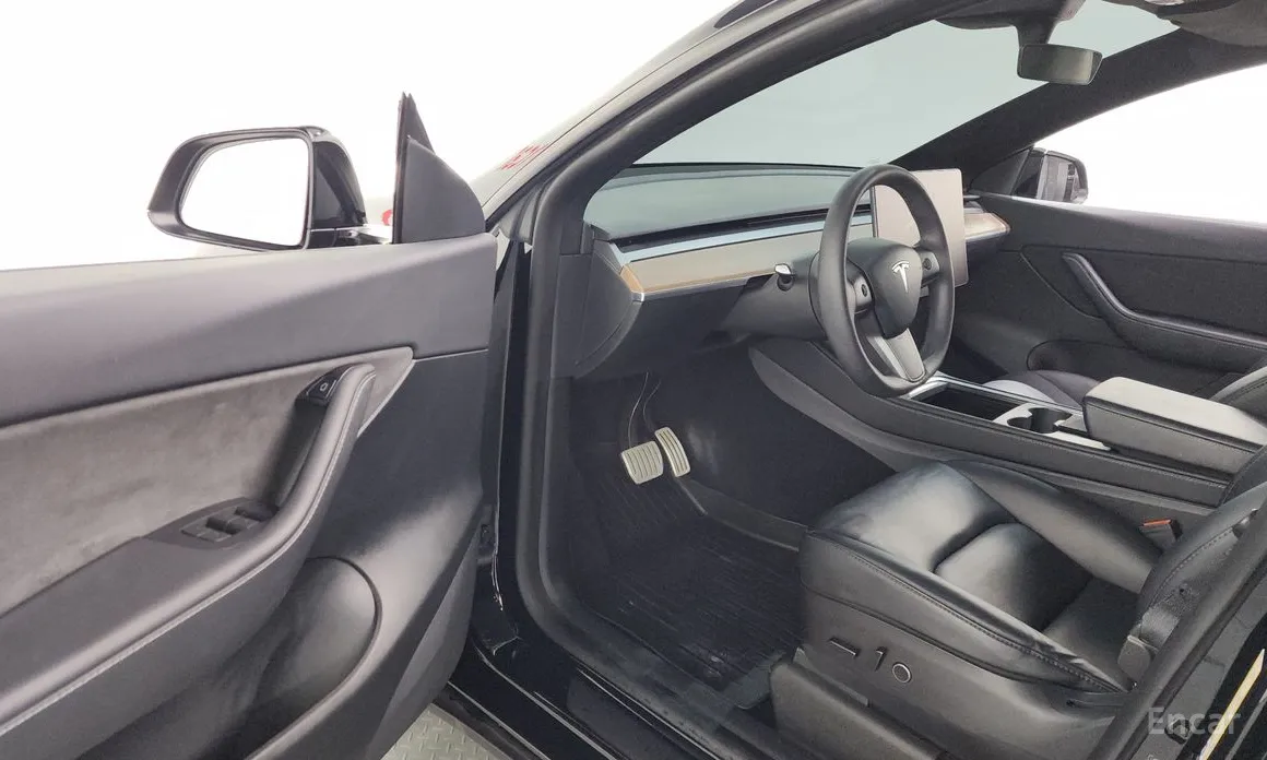 Фото 10 - Tesla Model Y