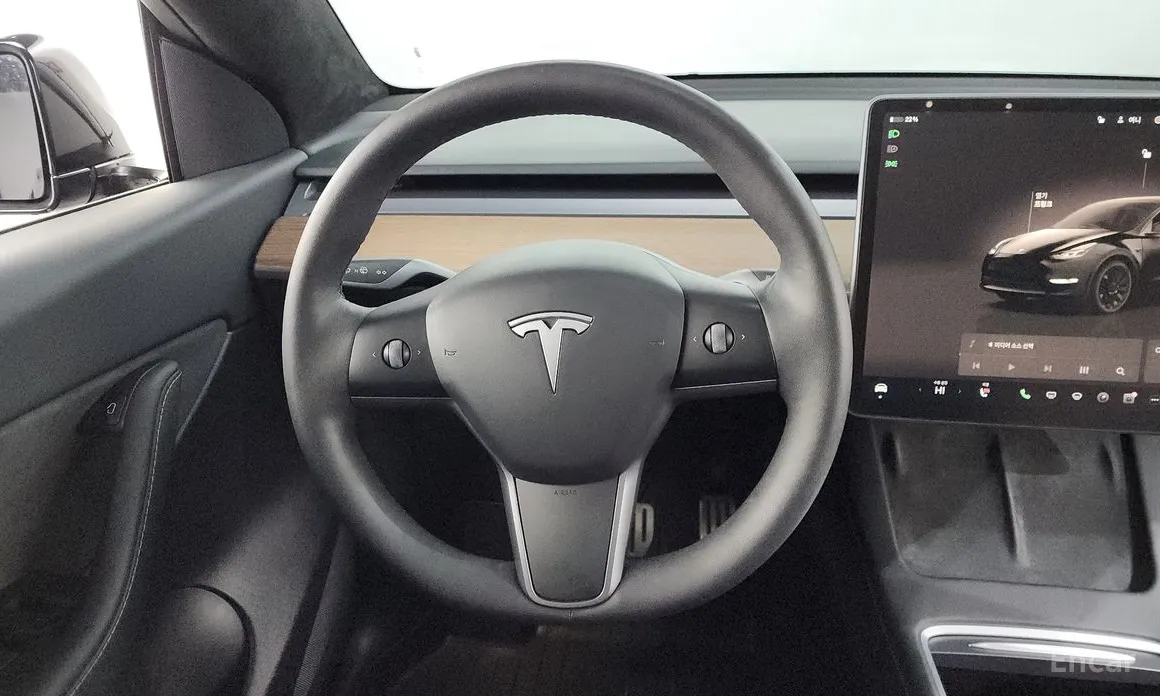 Фото 13 - Tesla Model Y