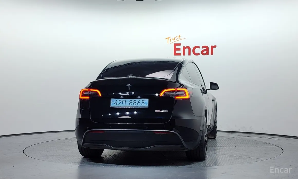 Фото 4 - Tesla Model Y