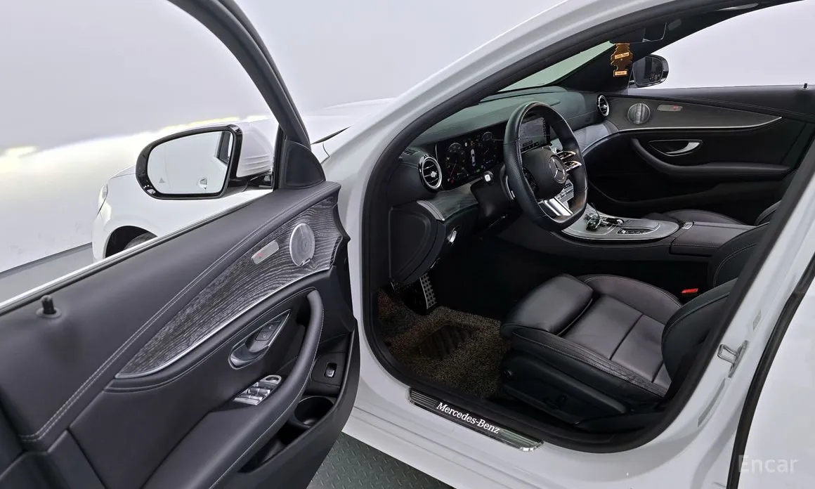 Фото 10 - Mercedes-Benz E-Class