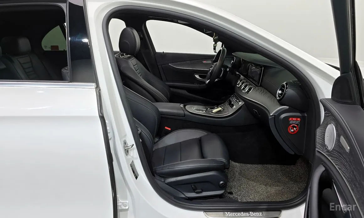 Фото 11 - Mercedes-Benz E-Class