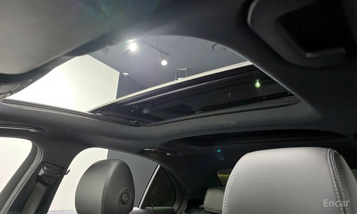 Фото 18 - Mercedes-Benz E-Class