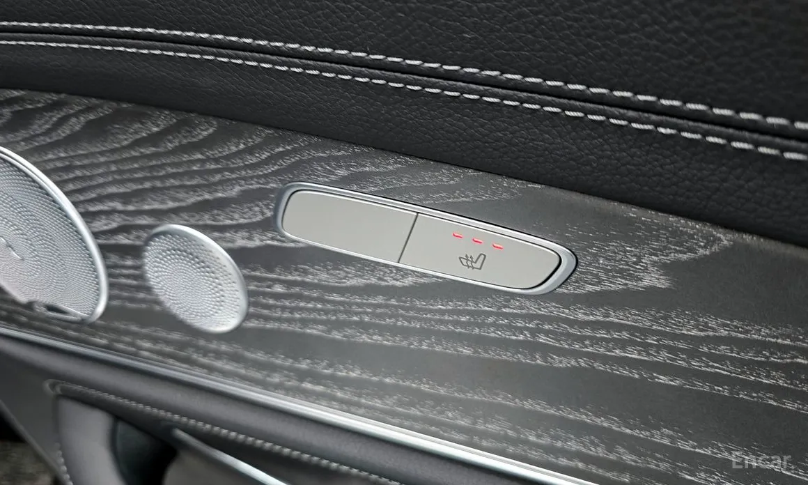 Фото 19 - Mercedes-Benz E-Class