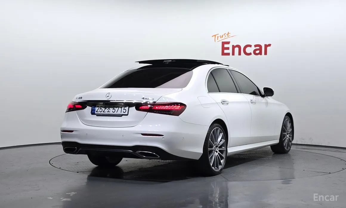 Фото 2 - Mercedes-Benz E-Class