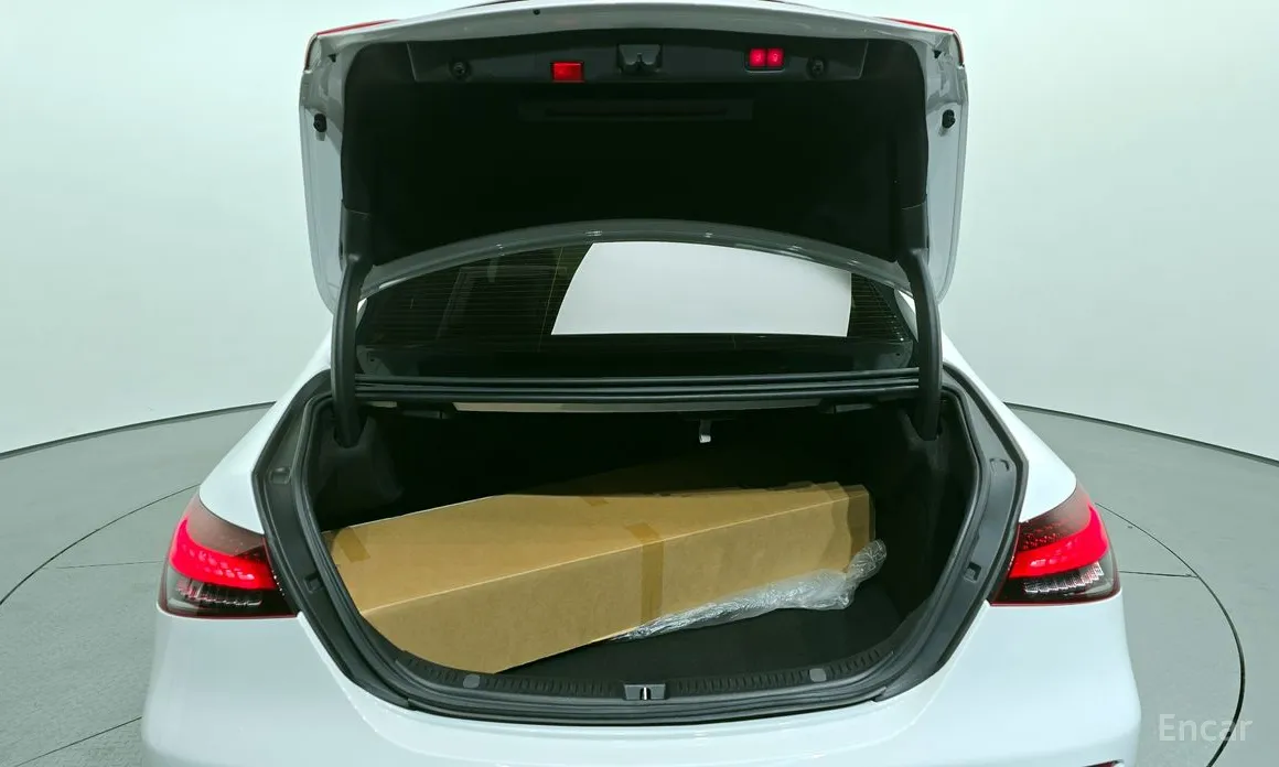 Фото 20 - Mercedes-Benz E-Class