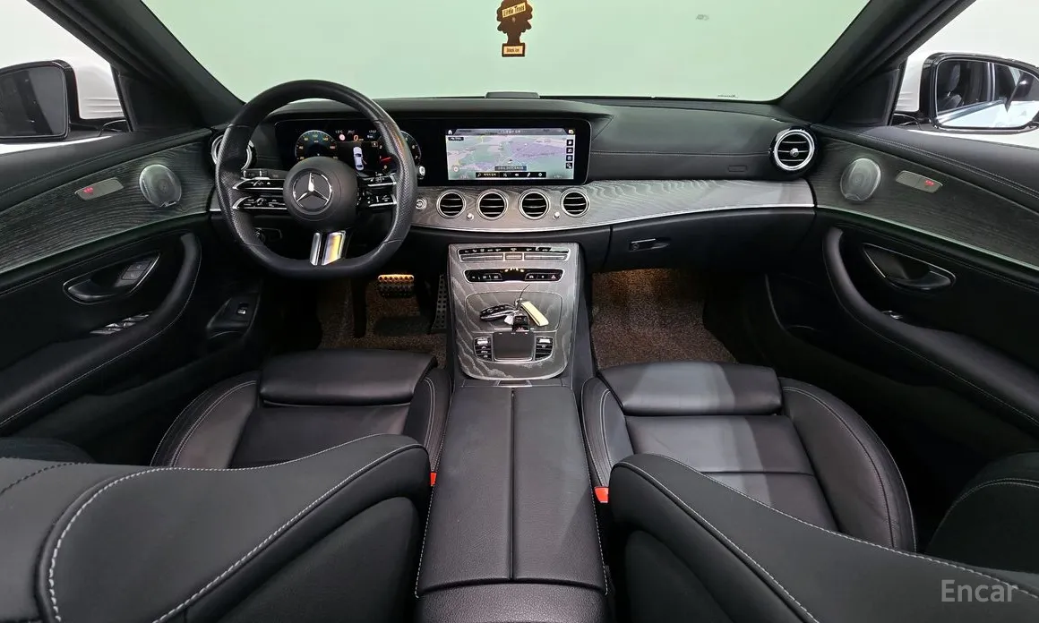 Фото 7 - Mercedes-Benz E-Class