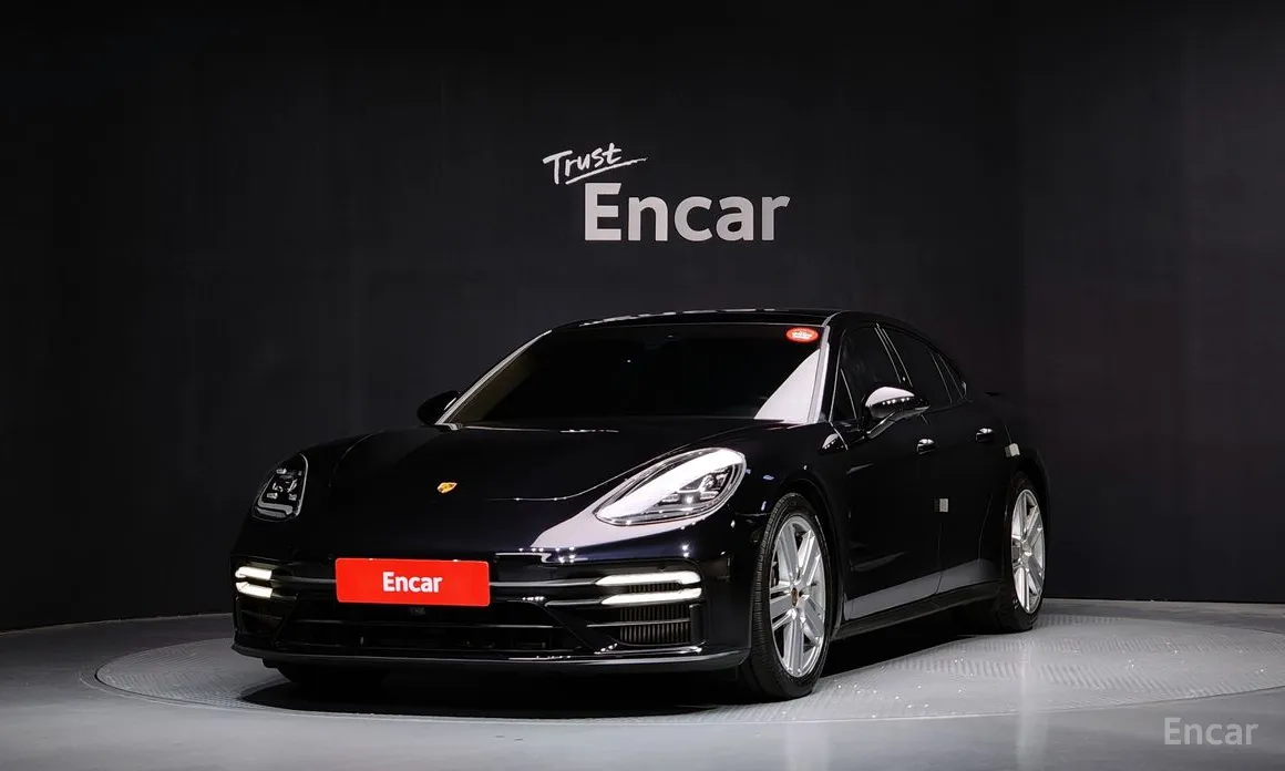 Фото 1 - Porsche Panamera