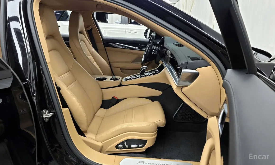 Фото 11 - Porsche Panamera