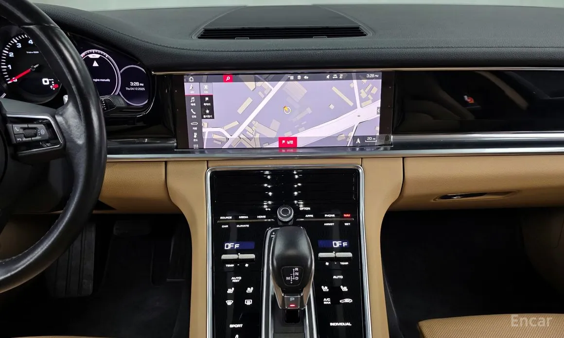 Фото 14 - Porsche Panamera