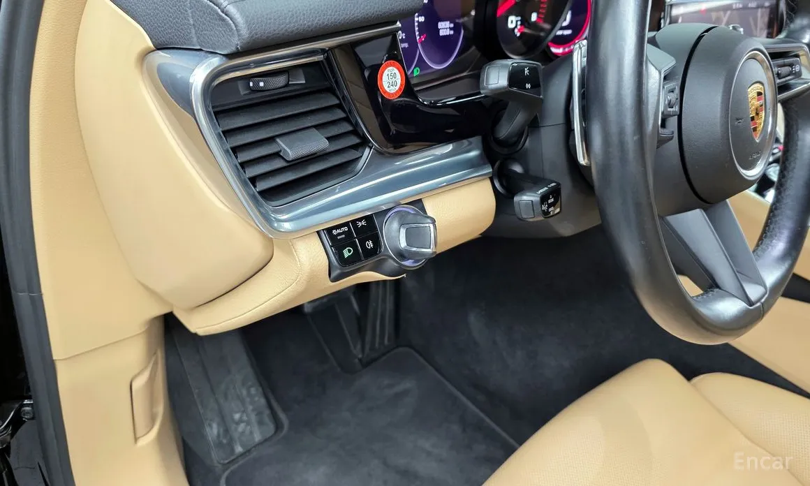 Фото 17 - Porsche Panamera