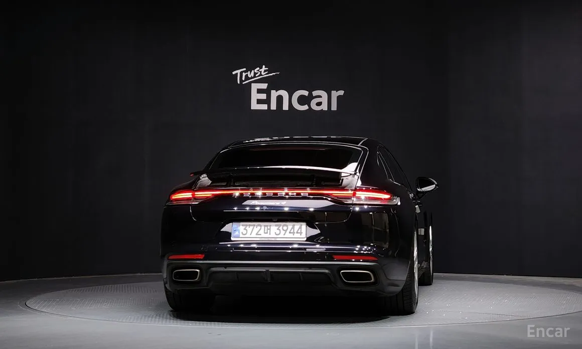 Фото 4 - Porsche Panamera