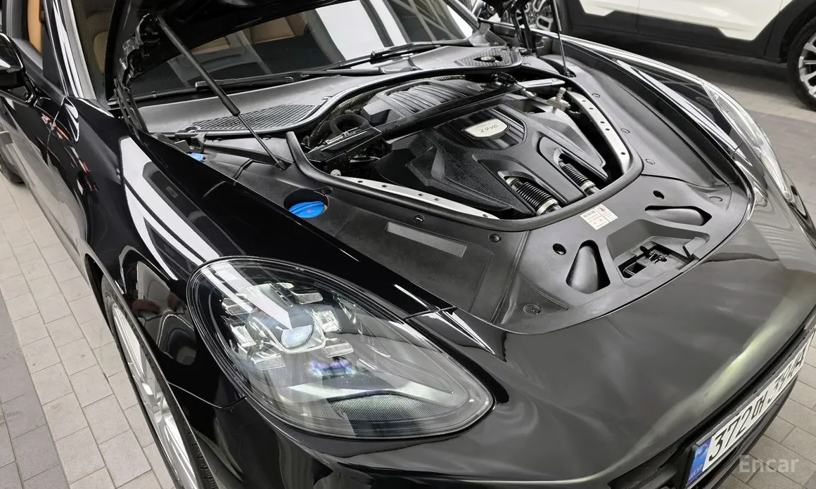 Фото 6 - Porsche Panamera