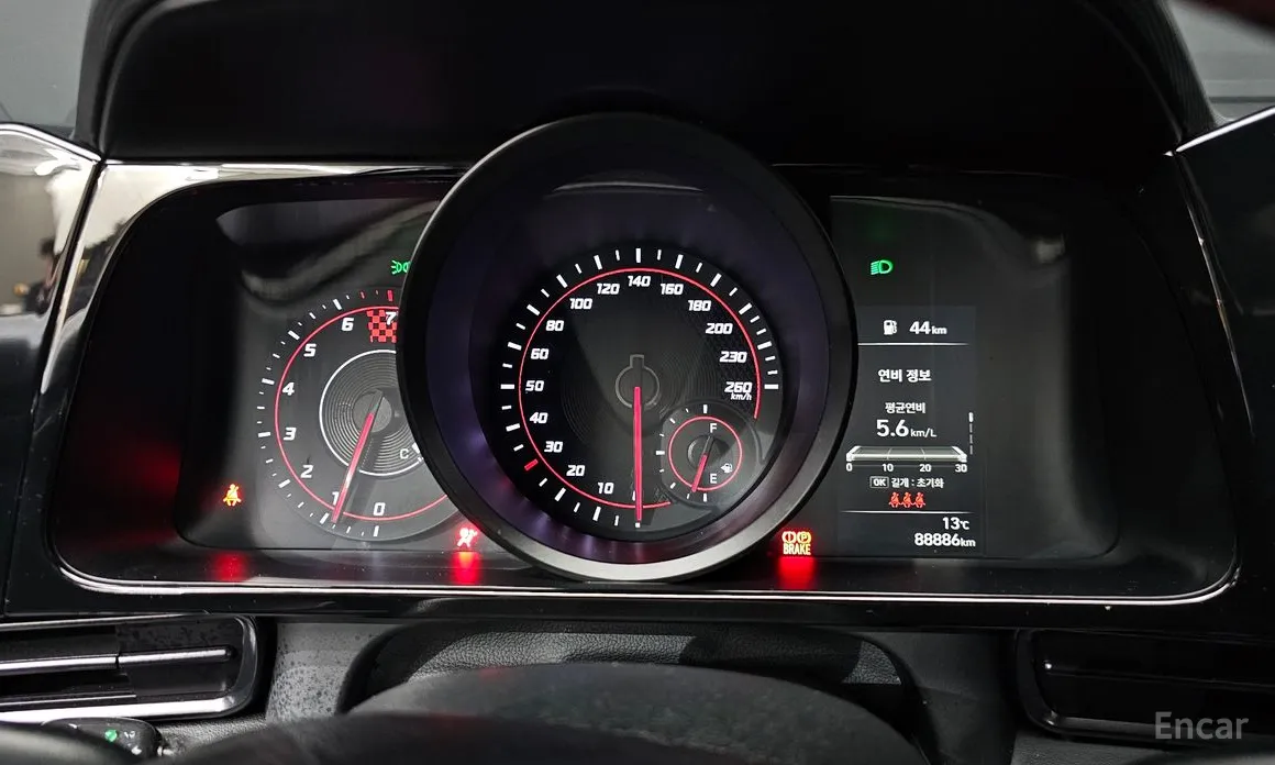 Фото 8 - Hyundai Avante