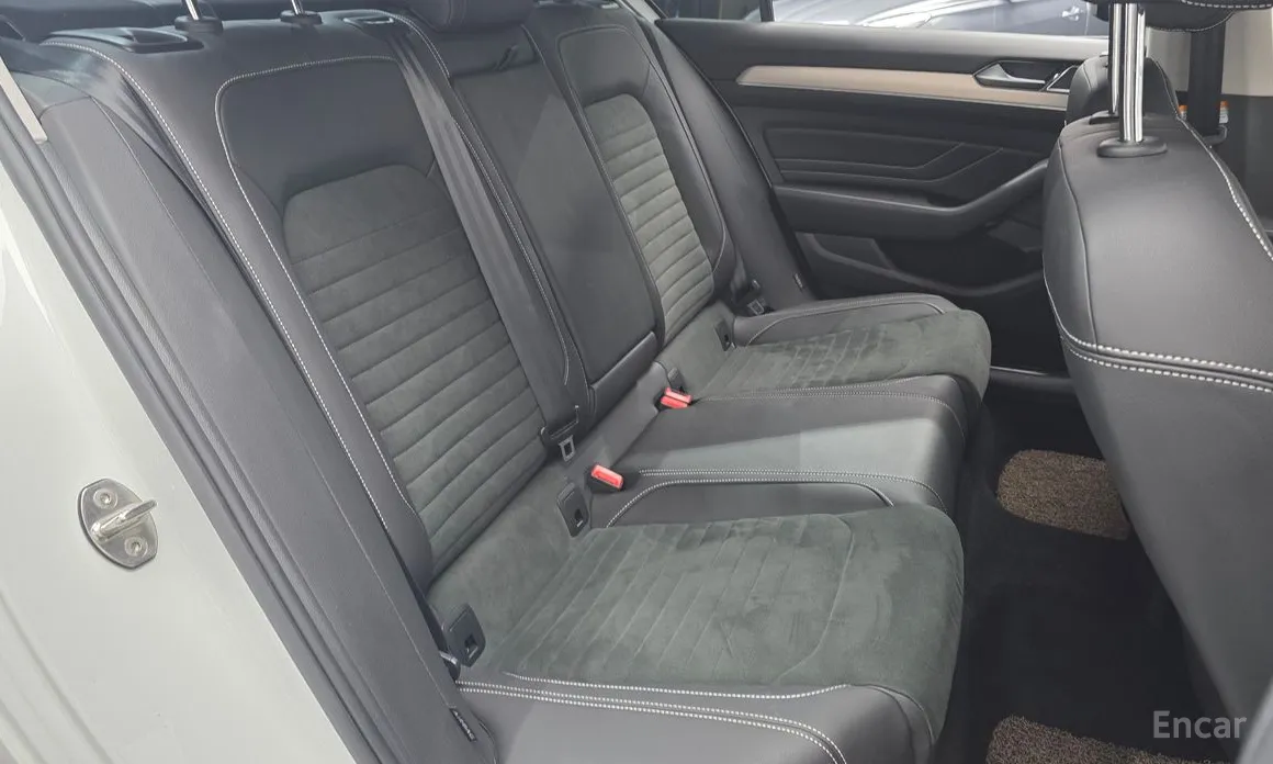 Фото 12 - Volkswagen Passat