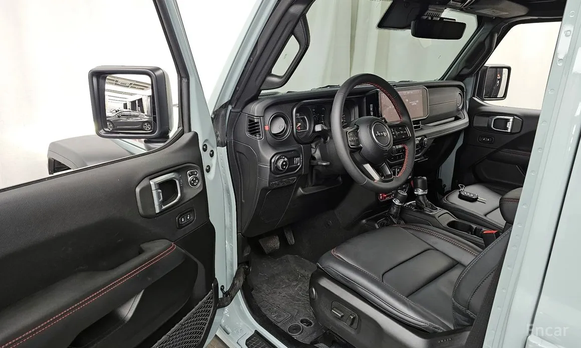 Фото 10 - Jeep Wrangler