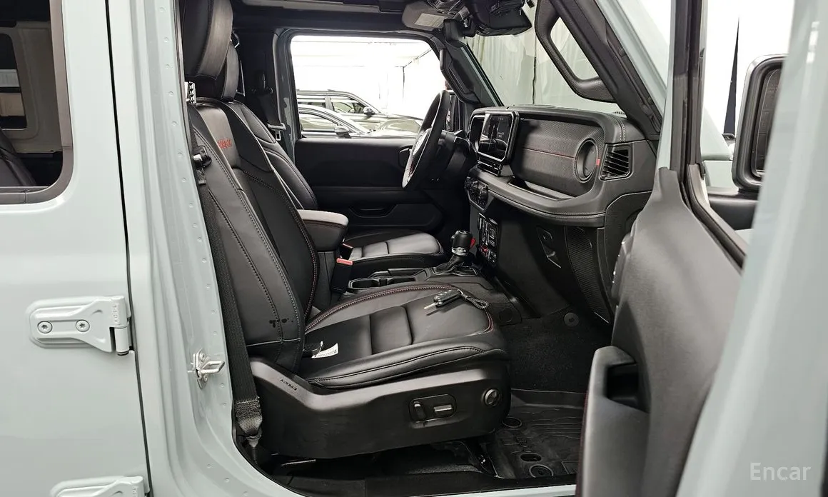 Фото 11 - Jeep Wrangler