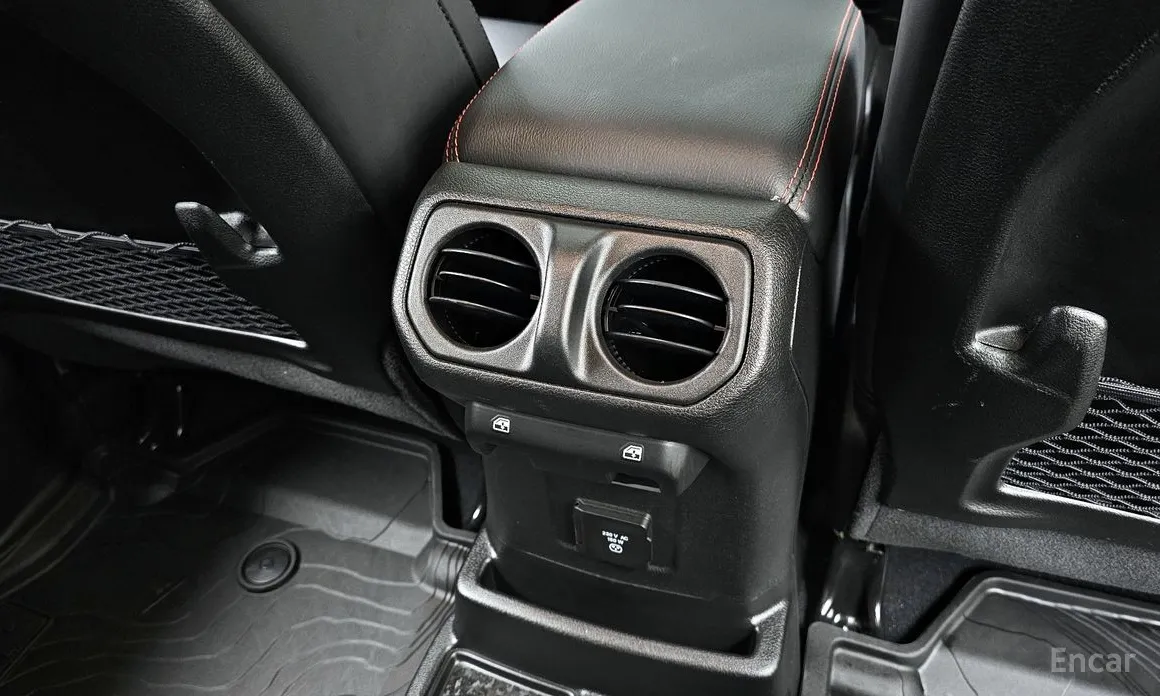 Фото 19 - Jeep Wrangler