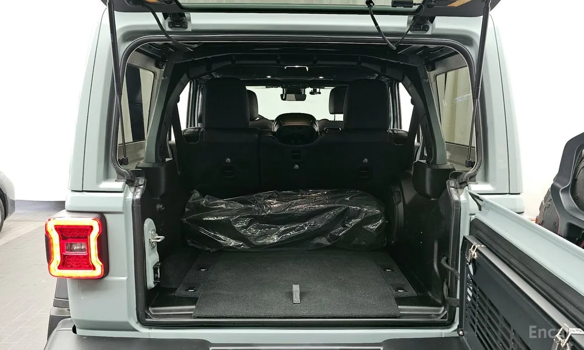 Фото 20 - Jeep Wrangler