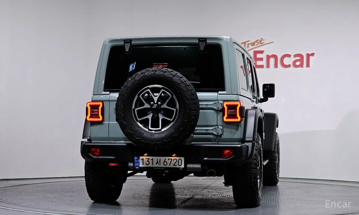 Фото 4 - Jeep Wrangler